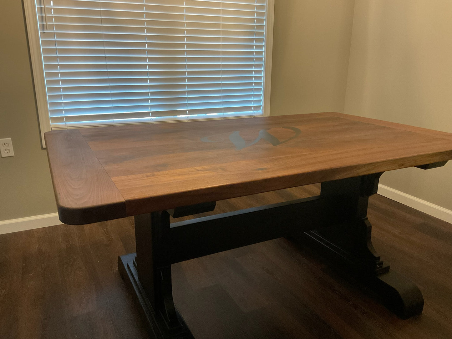 Henderson Hourglass Table