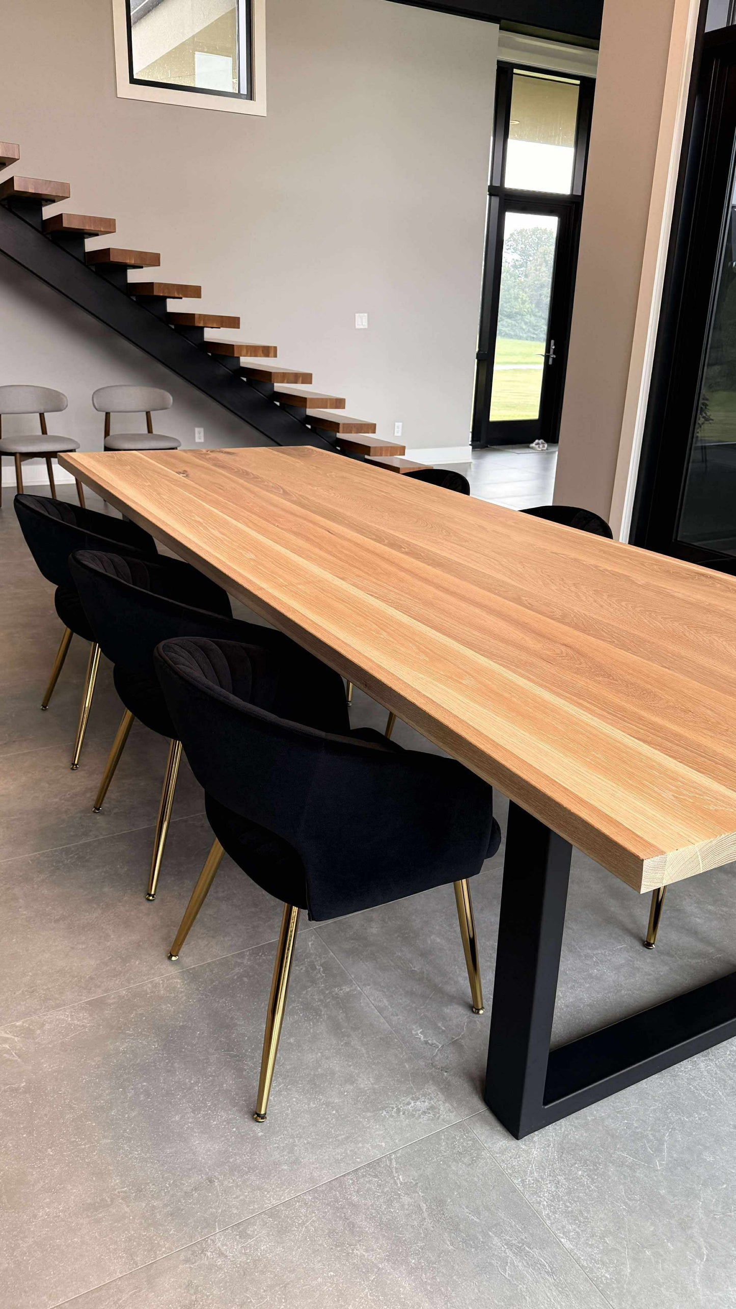 Madelyn Modern (Metal Base) Table