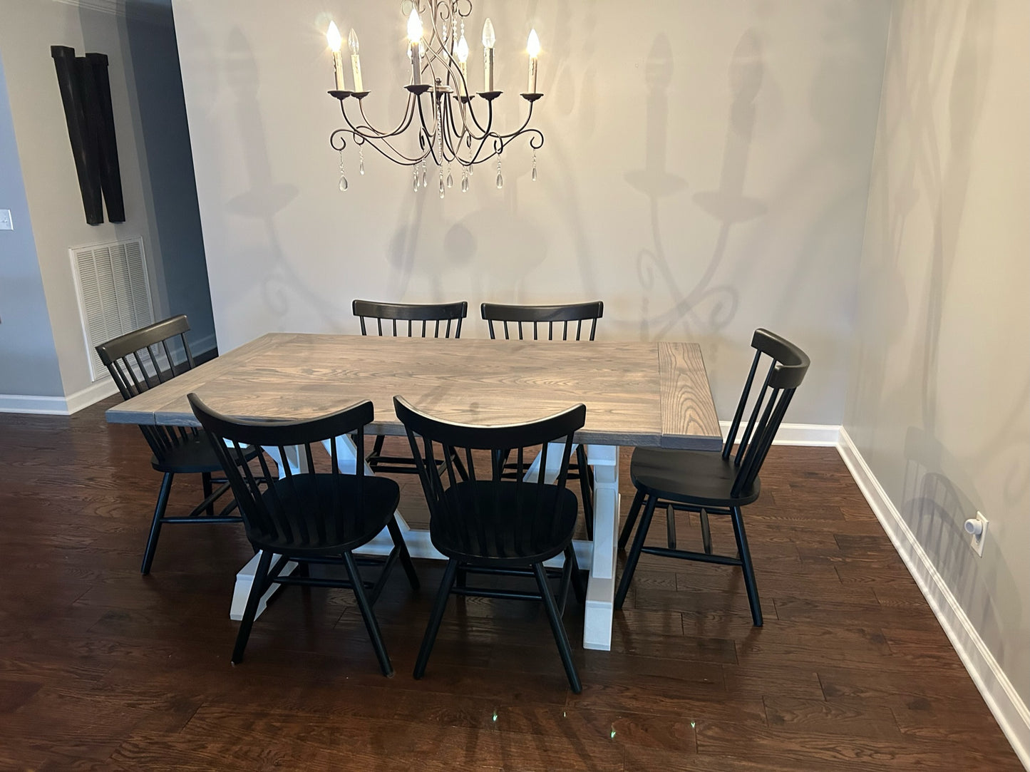 Laurel Dining Table