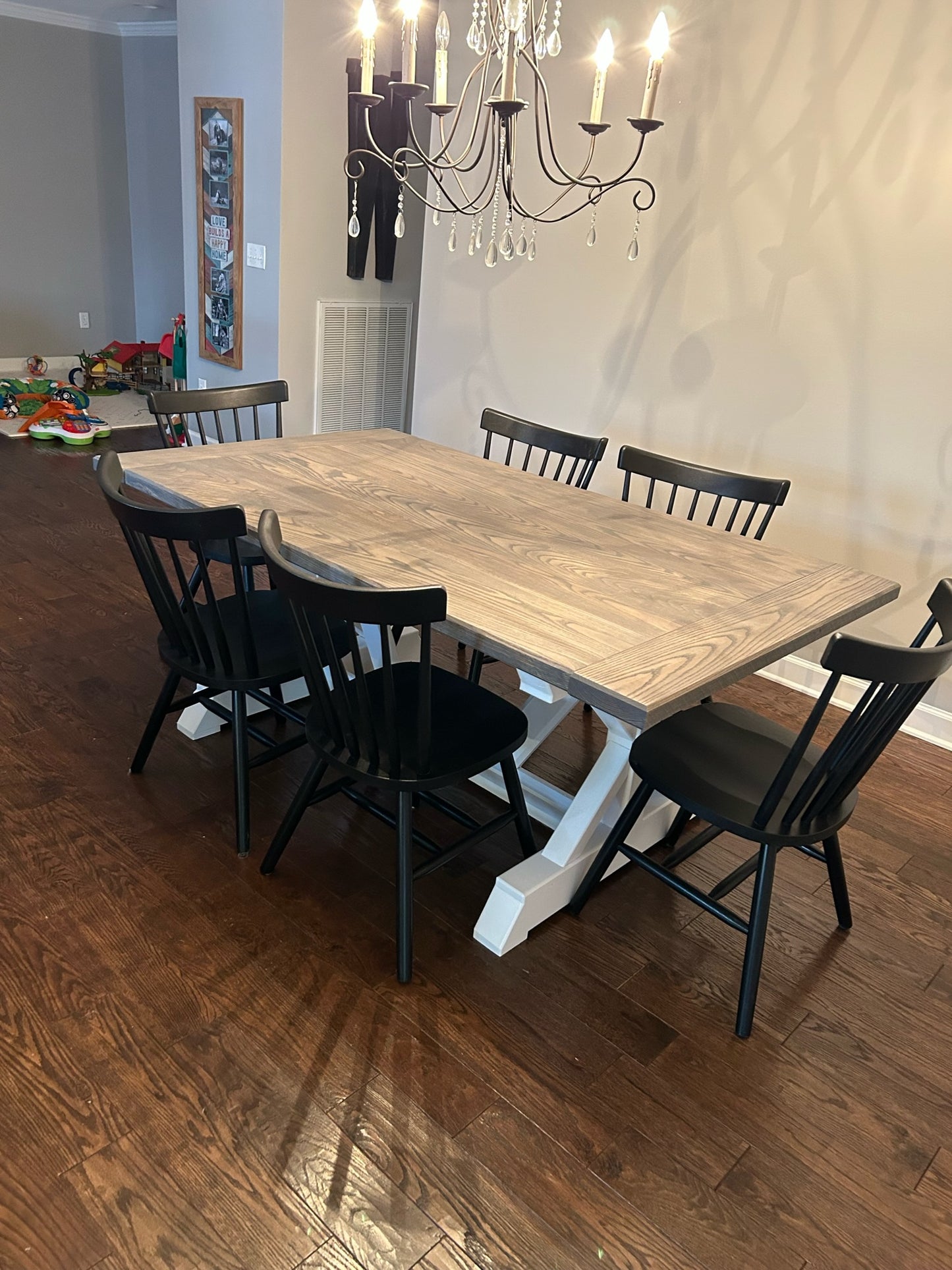 Laurel Dining Table