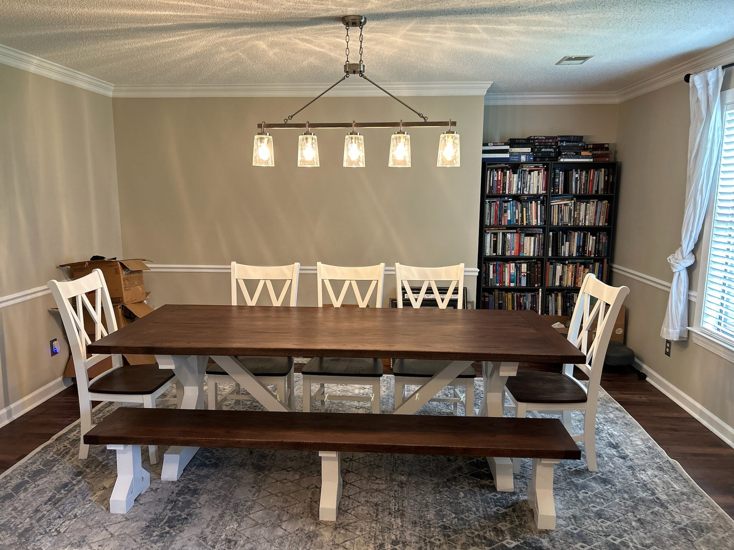 Laurel Dining Table