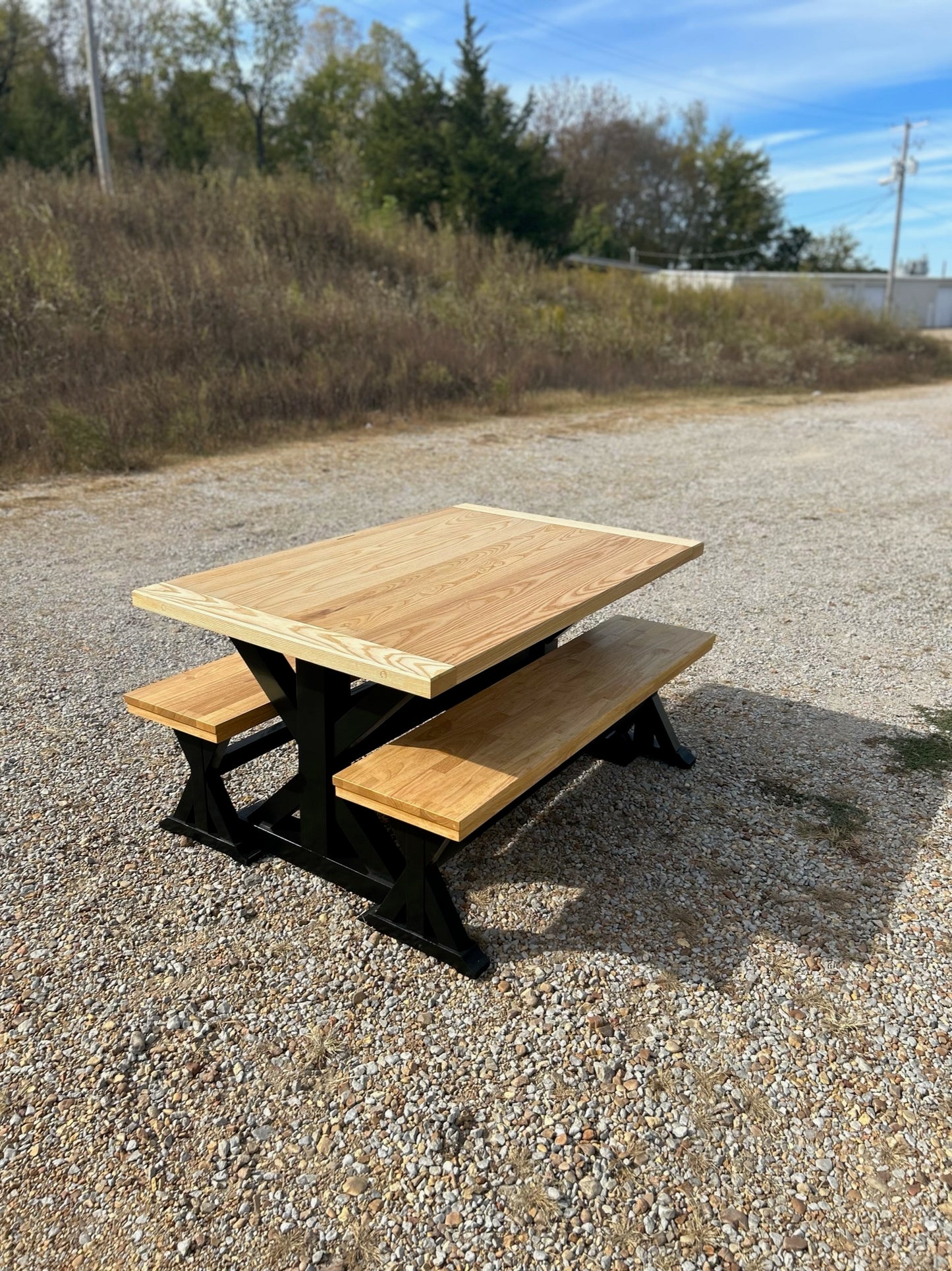 Laurel Dining Table