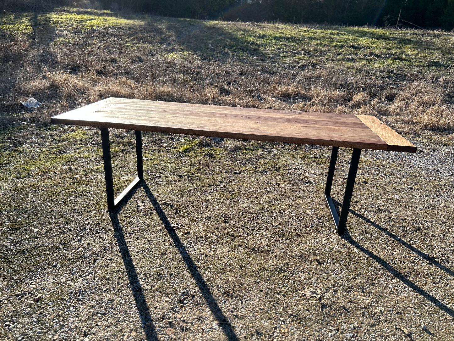 Madelyn Modern (Metal Base) Table