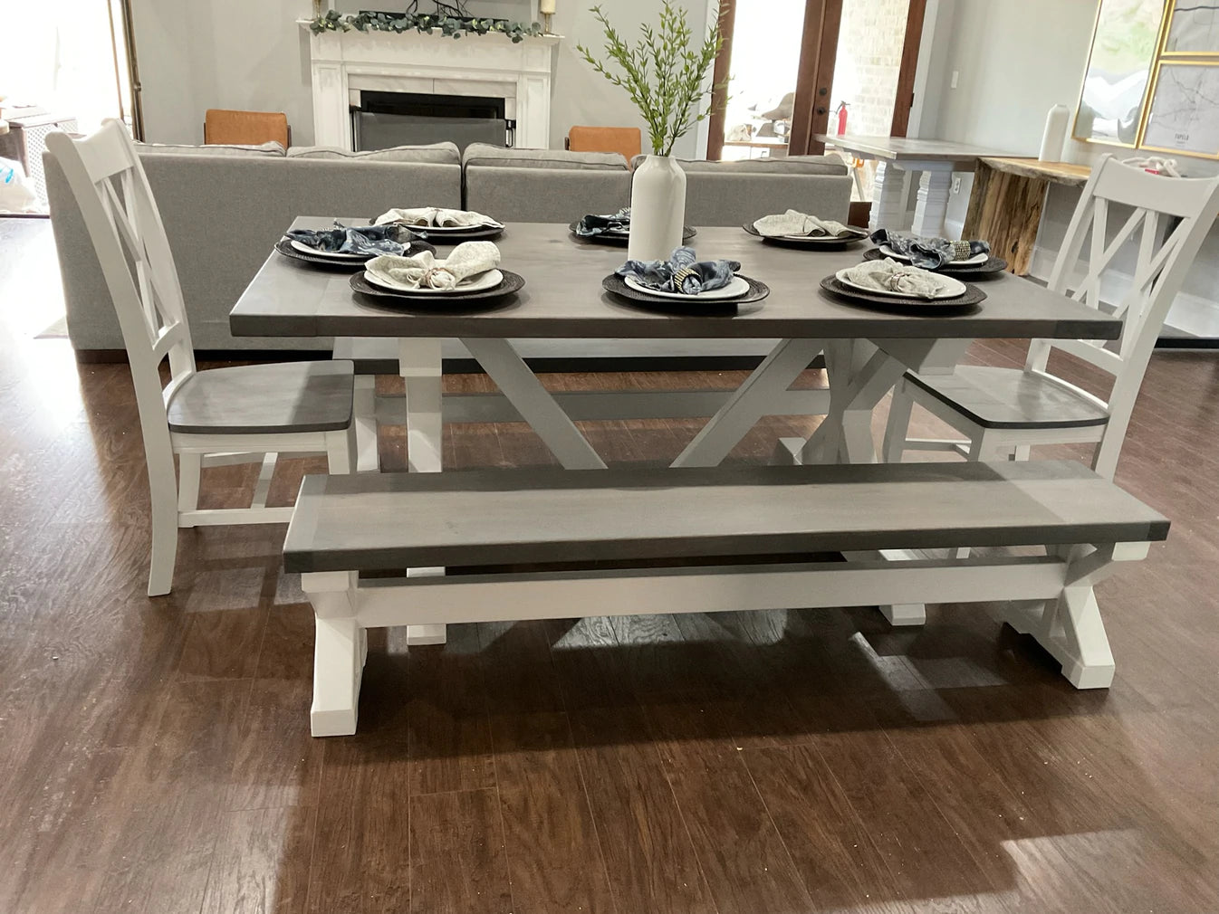 Laurel Dining Table